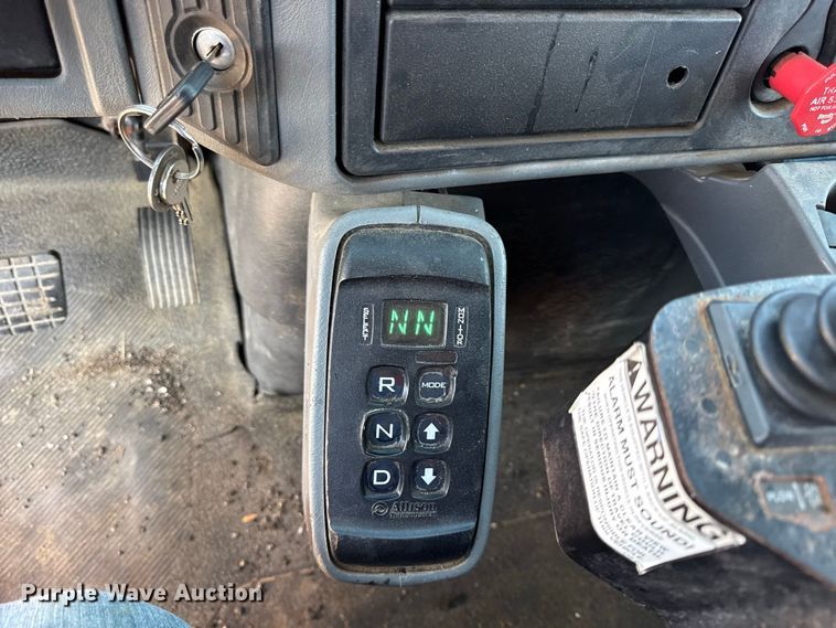 image for item EV6168 2007 International WorkStar 7400 dump truck