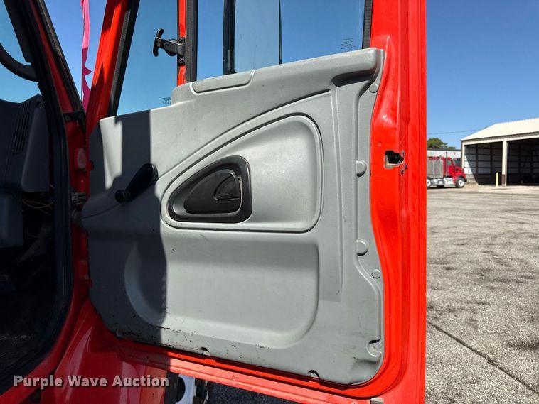 image for item EV6168 2007 International WorkStar 7400 dump truck