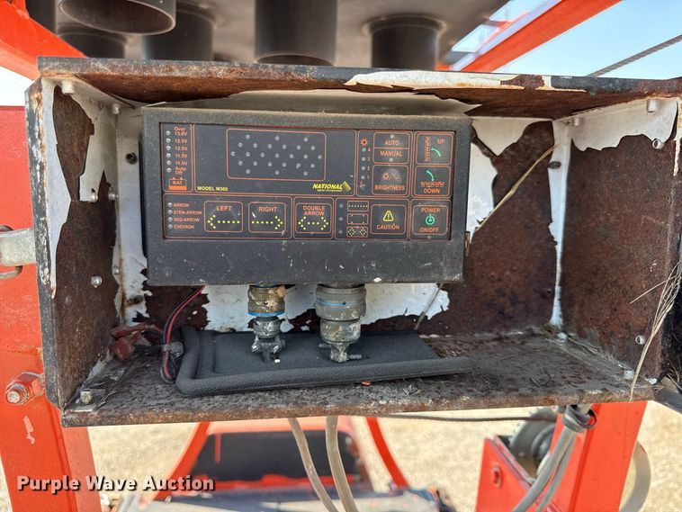 image for item EV6171 2010 National signal arrow board trailer