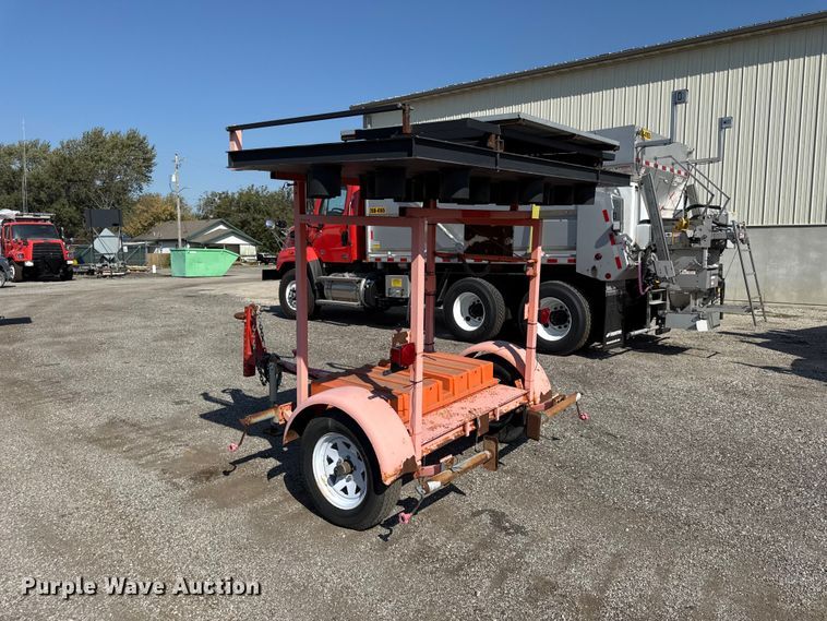 image for item EV6172 2007 National signal arrow board trailer