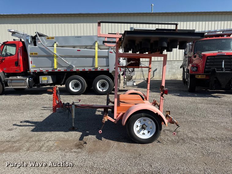 image for item EV6172 2007 National signal arrow board trailer