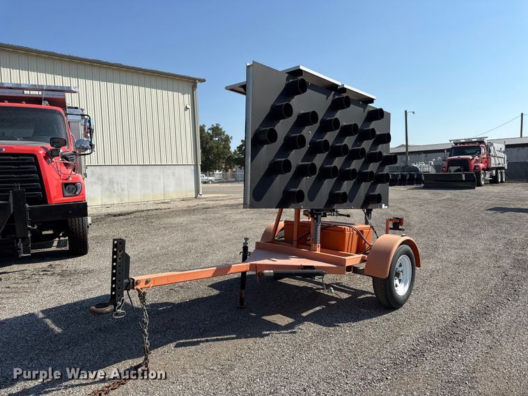 2013 Ver-Mac arrow board trailer