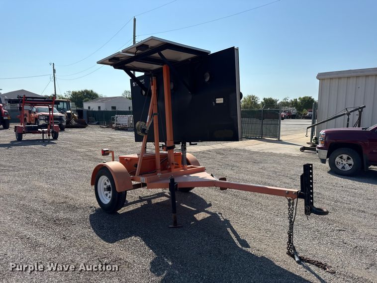 image for item EV6173 2013 Ver-Mac arrow board trailer