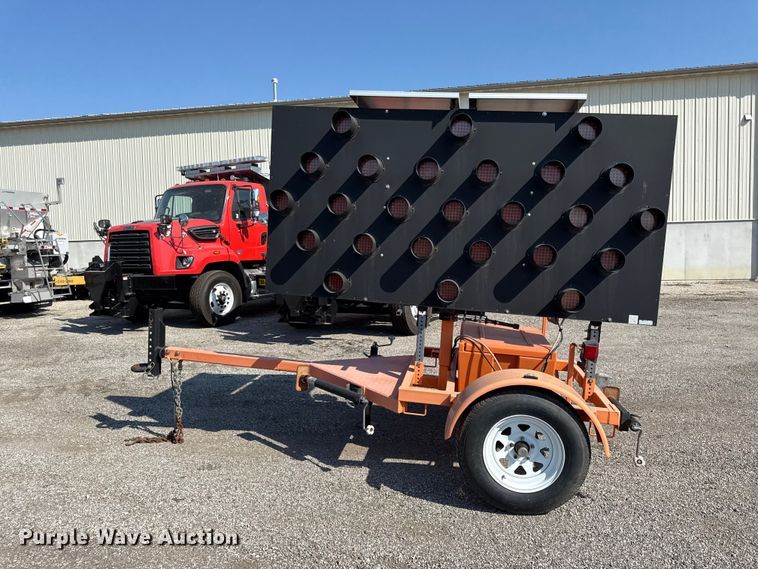image for item EV6173 2013 Ver-Mac arrow board trailer
