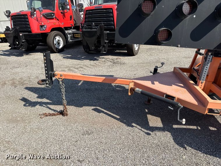 image for item EV6173 2013 Ver-Mac arrow board trailer