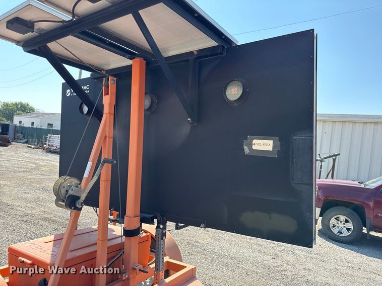 image for item EV6173 2013 Ver-Mac arrow board trailer