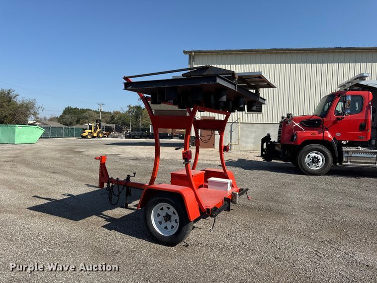 image for item EV6174 2010 National signal arrow board trailer