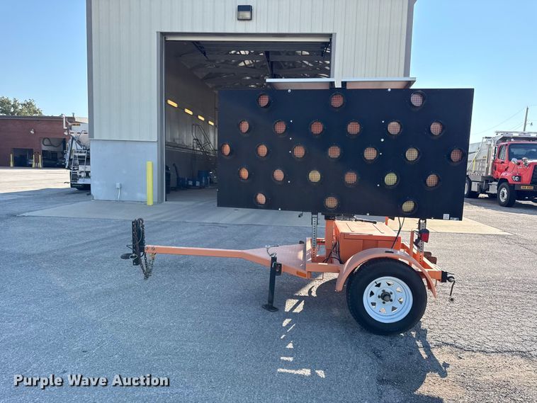 image for item EV6176 2013 Ver-Mac arrow board trailer