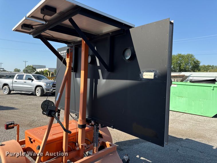 image for item EV6176 2013 Ver-Mac arrow board trailer