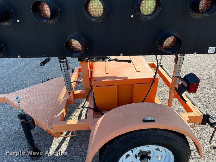 image for item EV6176 2013 Ver-Mac arrow board trailer