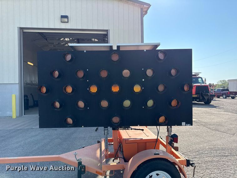 image for item EV6176 2013 Ver-Mac arrow board trailer