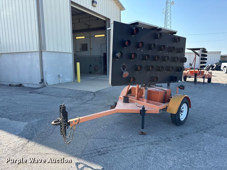 2013 Ver-Mac arrow board trailer