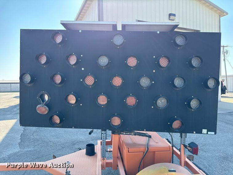 image for item EV6178 2013 Ver-Mac arrow board trailer