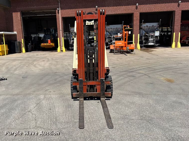 image for item EV6180 Nissan 40 forklift