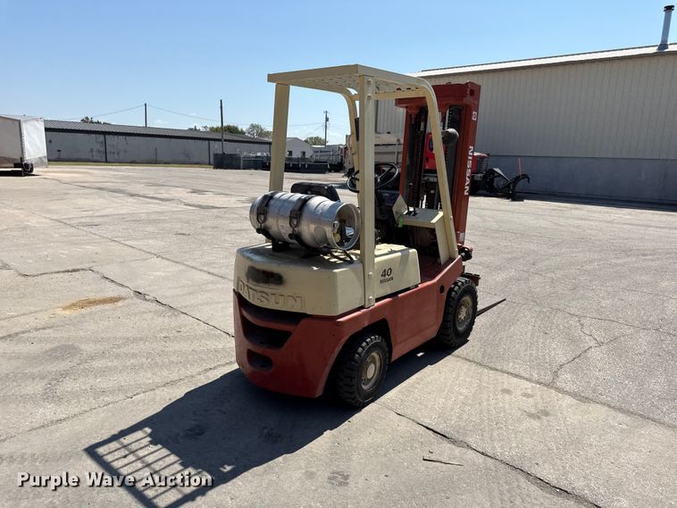 image for item EV6180 Nissan 40 forklift