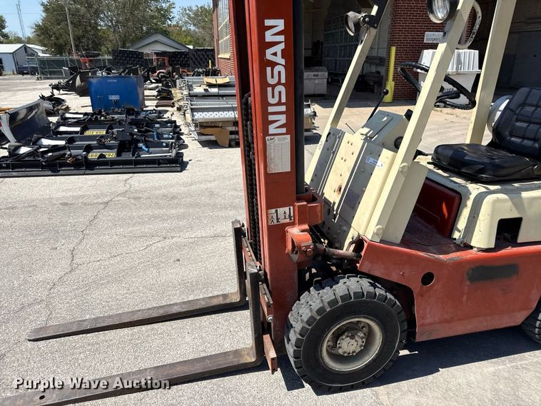image for item EV6180 Nissan 40 forklift