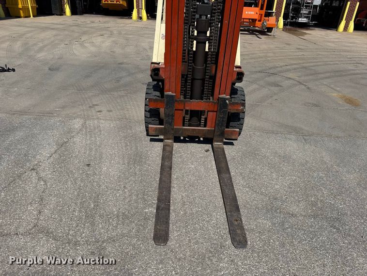image for item EV6180 Nissan 40 forklift