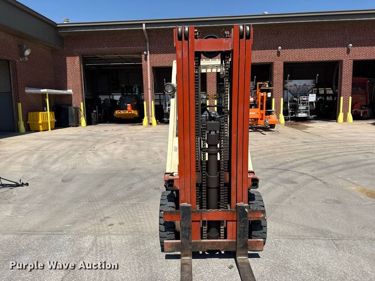 image for item EV6180 Nissan 40 forklift