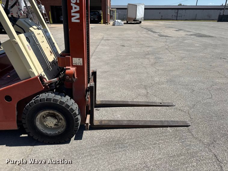 image for item EV6180 Nissan 40 forklift