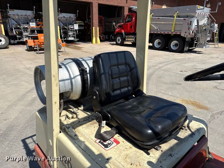 image for item EV6180 Nissan 40 forklift