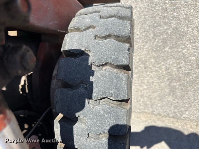 image for item EV6180 Nissan 40 forklift