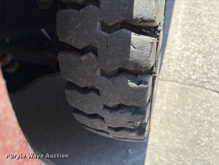 image for item EV6180 Nissan 40 forklift