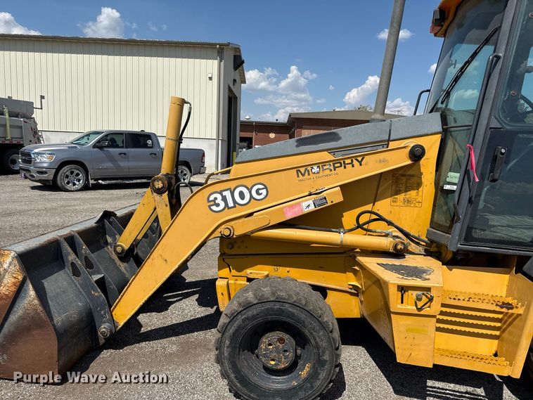 image for item EV6182 2003 John Deere 310G backhoe