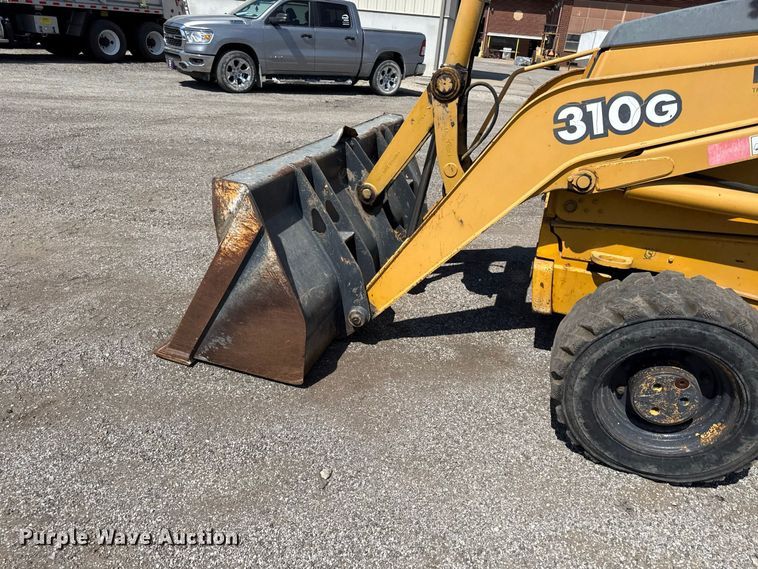 image for item EV6182 2003 John Deere 310G backhoe
