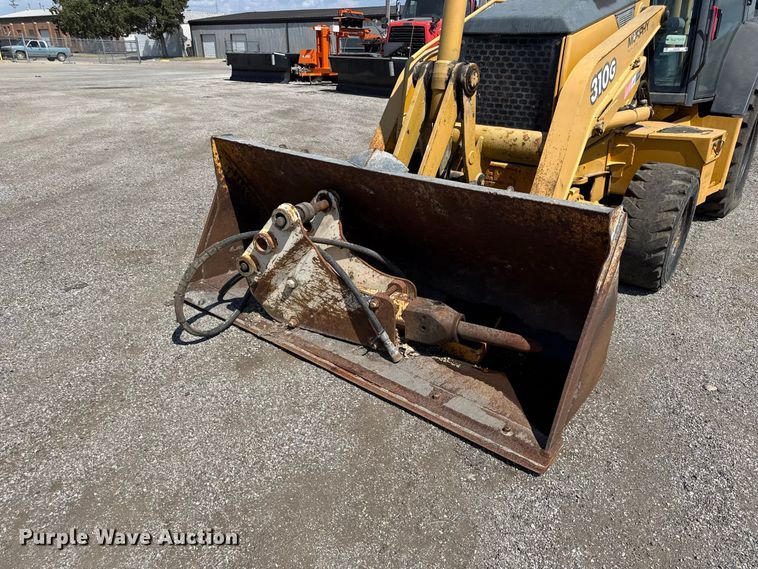 image for item EV6182 2003 John Deere 310G backhoe