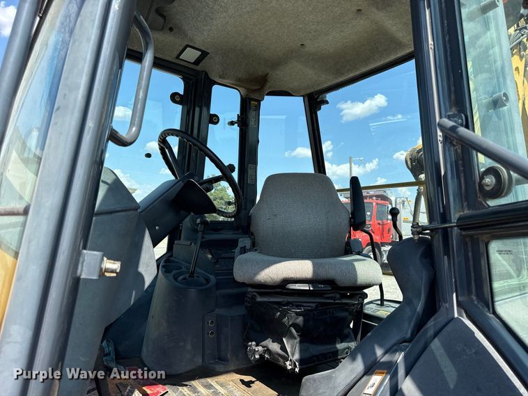 image for item EV6182 2003 John Deere 310G backhoe