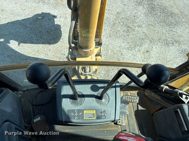 image for item EV6182 2003 John Deere 310G backhoe