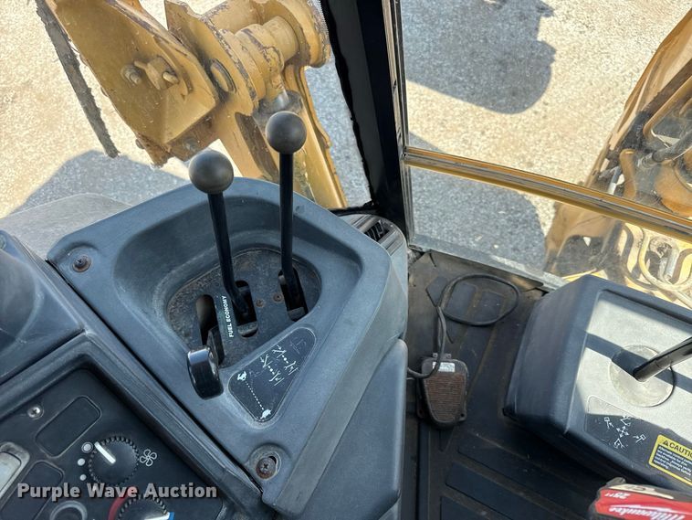 image for item EV6182 2003 John Deere 310G backhoe