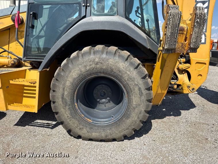image for item EV6182 2003 John Deere 310G backhoe