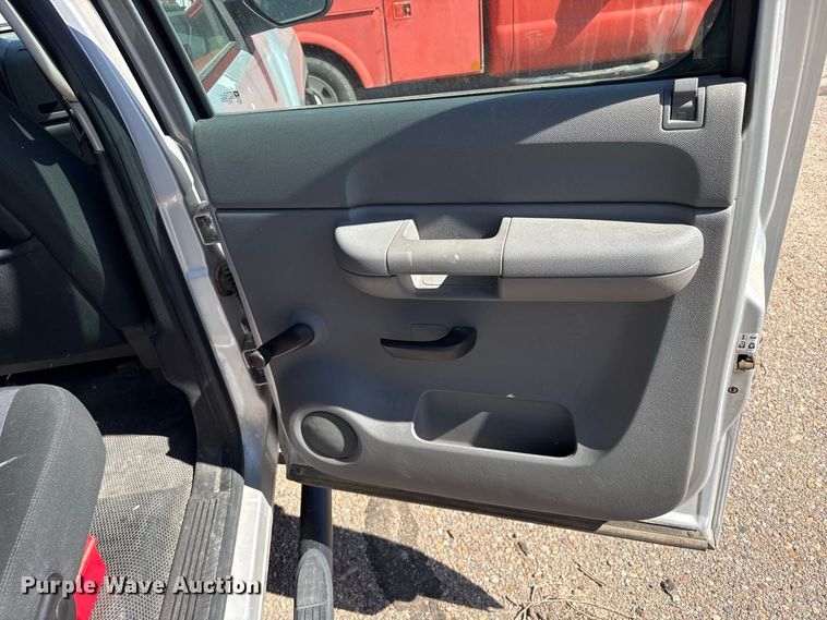 image for item EW4284 2012 Chevrolet Silverado 1500 Crew Cab pickup truck