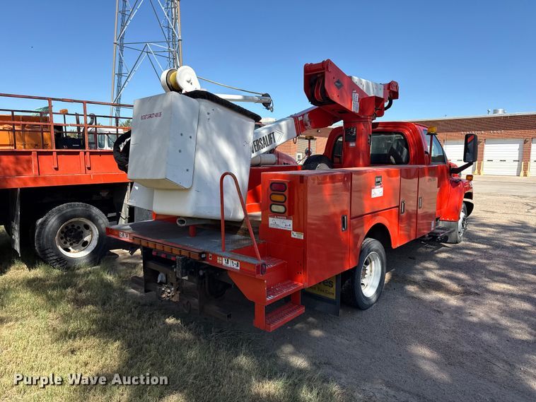 image for item EW4285 2005 GMC C4500 bucket truck