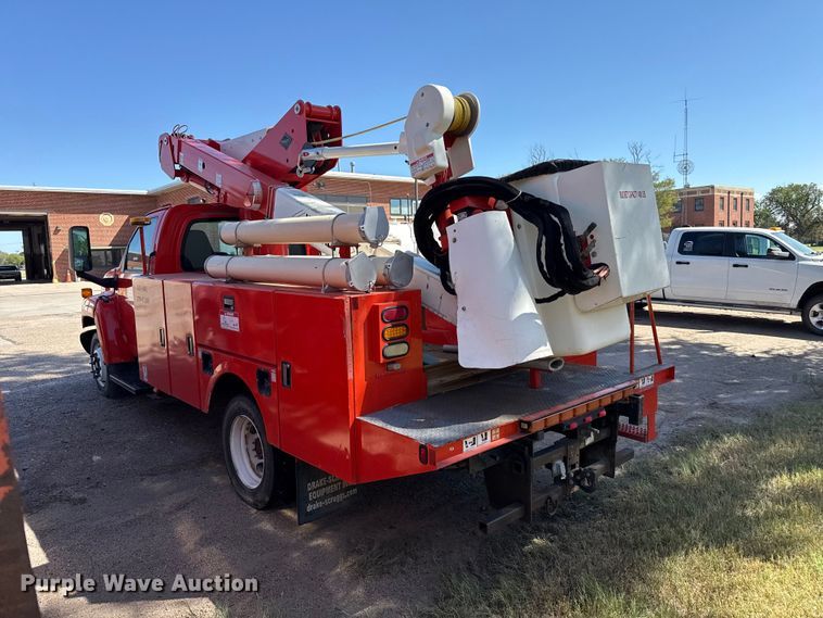 image for item EW4285 2005 GMC C4500 bucket truck