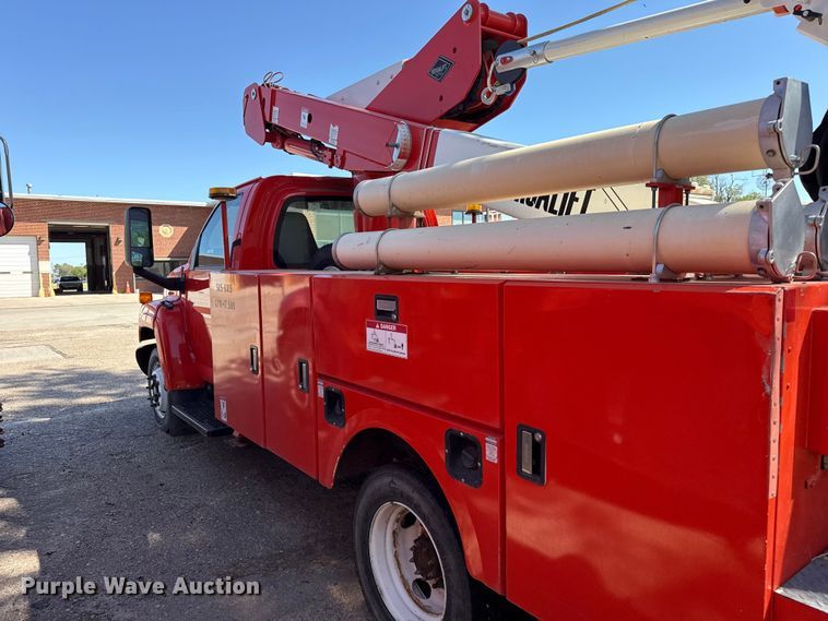 image for item EW4285 2005 GMC C4500 bucket truck