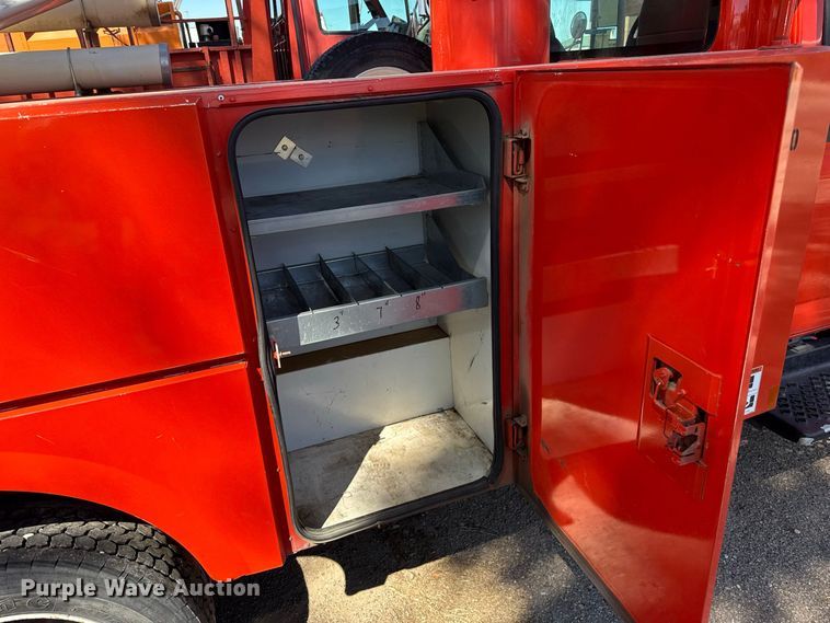 image for item EW4285 2005 GMC C4500 bucket truck