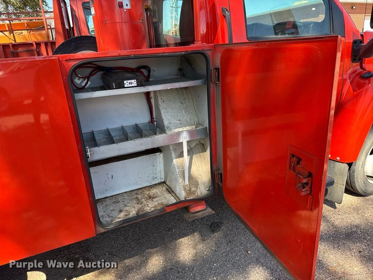 image for item EW4285 2005 GMC C4500 bucket truck