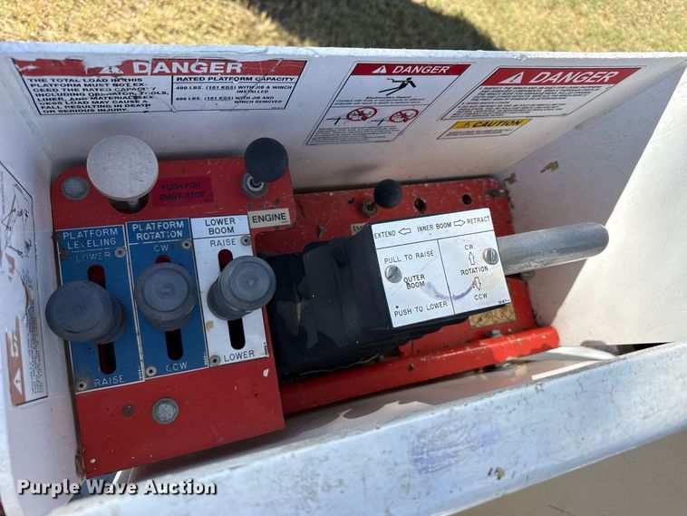 image for item EW4285 2005 GMC C4500 bucket truck