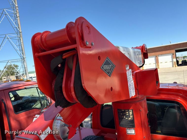 image for item EW4285 2005 GMC C4500 bucket truck