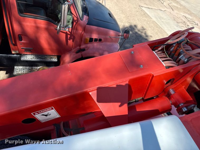 image for item EW4285 2005 GMC C4500 bucket truck