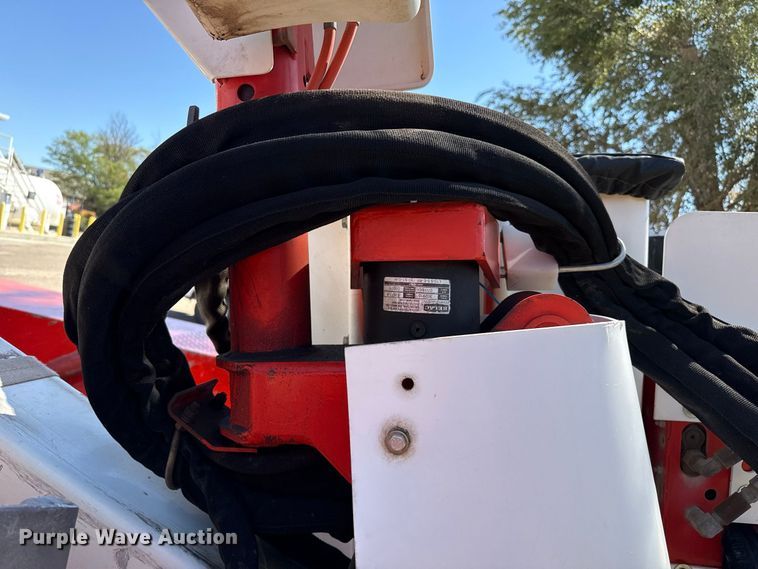 image for item EW4285 2005 GMC C4500 bucket truck