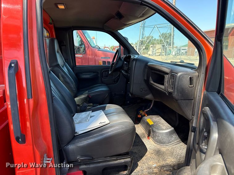 image for item EW4285 2005 GMC C4500 bucket truck