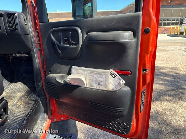 image for item EW4285 2005 GMC C4500 bucket truck