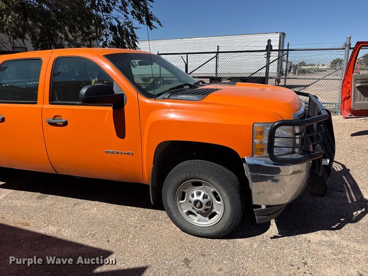 image for item EW4286 2012 Chevrolet Silverado 2500HD Crew Cab pickup truck