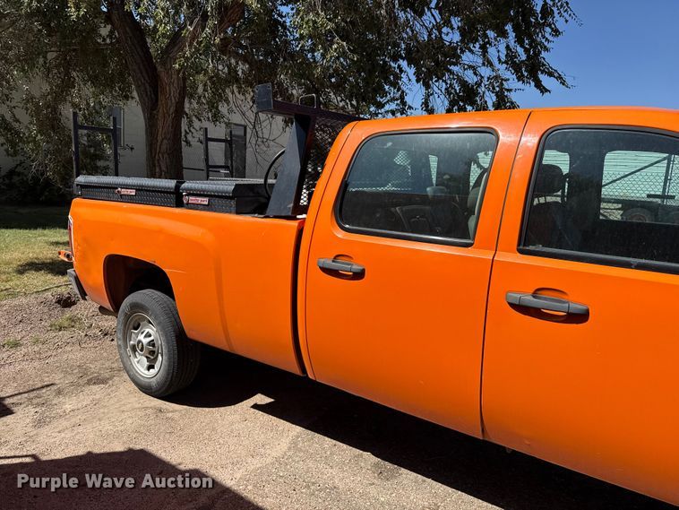 image for item EW4286 2012 Chevrolet Silverado 2500HD Crew Cab pickup truck