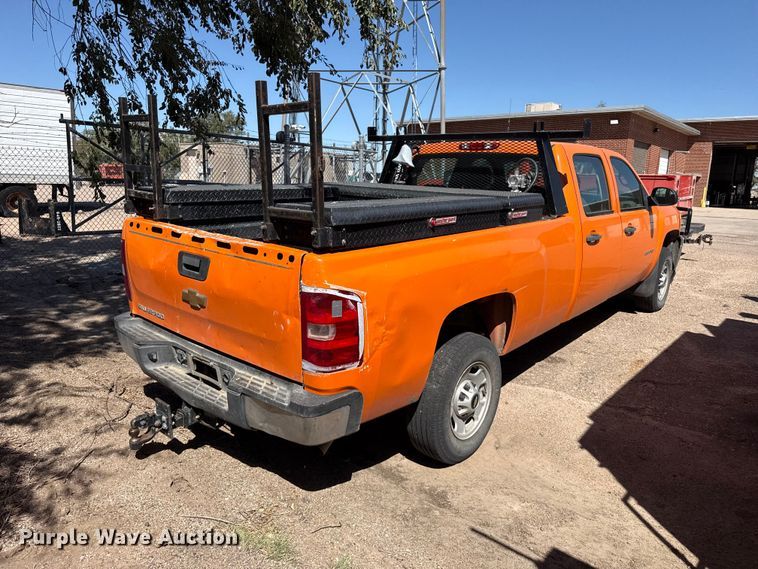 image for item EW4286 2012 Chevrolet Silverado 2500HD Crew Cab pickup truck