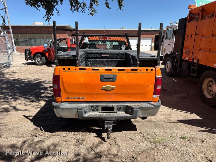 image for item EW4286 2012 Chevrolet Silverado 2500HD Crew Cab pickup truck