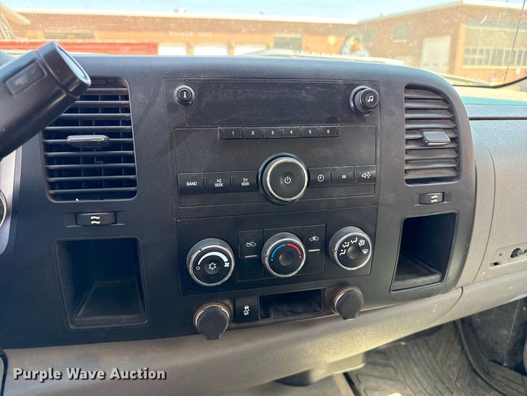 image for item EW4286 2012 Chevrolet Silverado 2500HD Crew Cab pickup truck